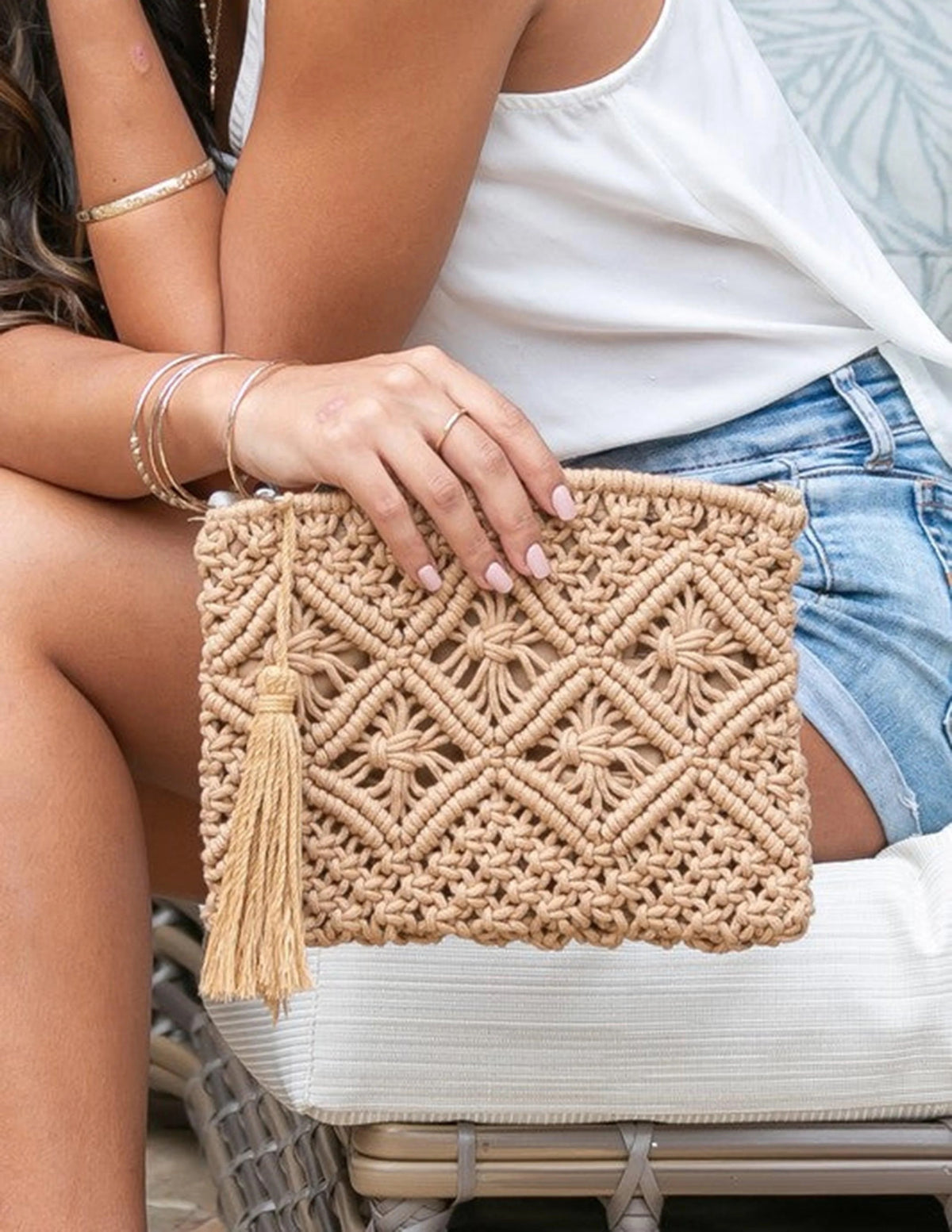 Pochette con nappa in macramè e stampa a rombi